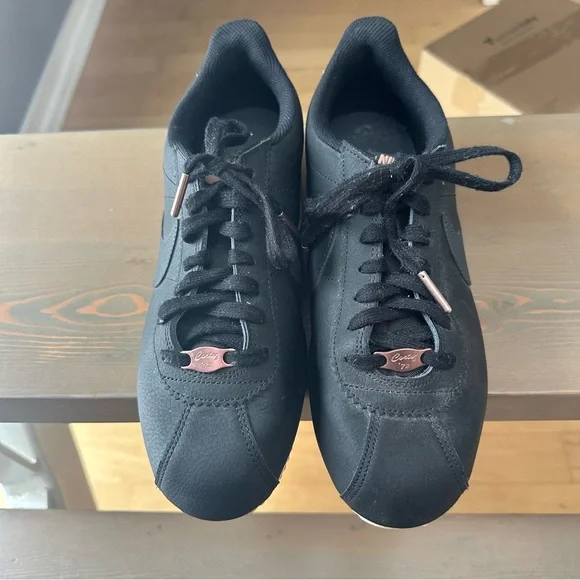 Nike - Women's Cortez Black & Rose Gold Sneakers - US 10.0 - Picture 4 of 9